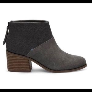 TOMS gray wool / leather Lacey heeled ankle booties size 9